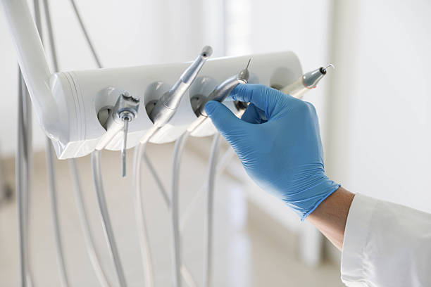 Professional Emergency Dentist technician working in Auburn Hills, MI